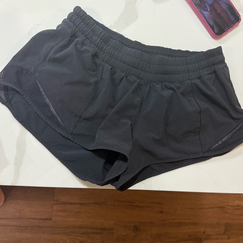 lululemon hottie hot 2.5 shorts